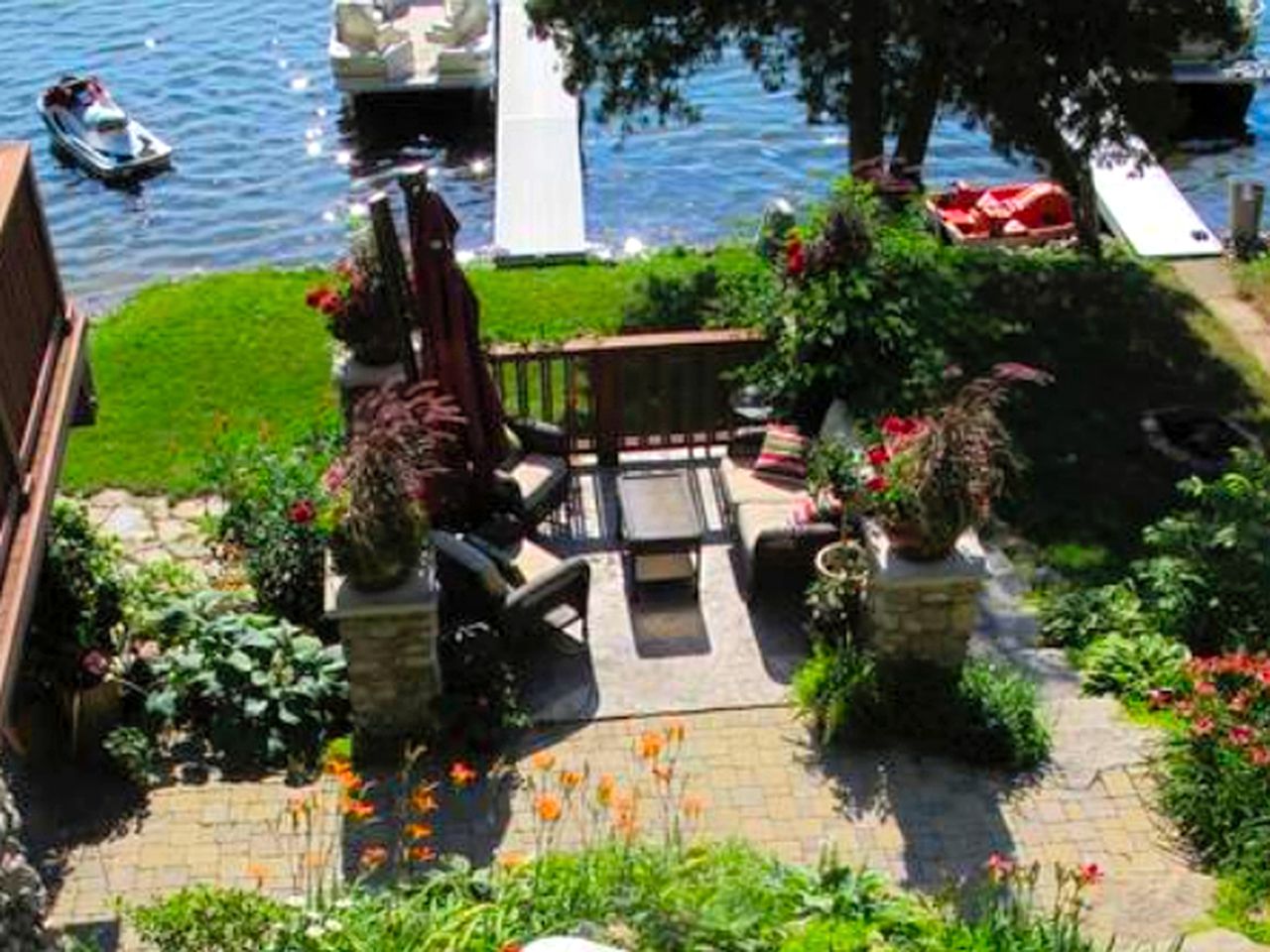 Lovely Stone Cottage Rental with Private Deck near Brighton Recreation Area, Michigan