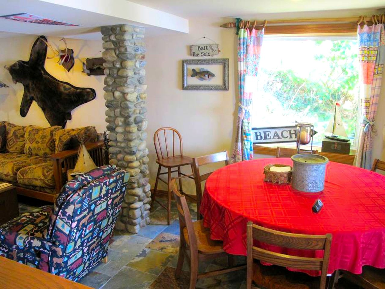 Lovely Stone Cottage Rental with Private Deck near Brighton Recreation Area, Michigan