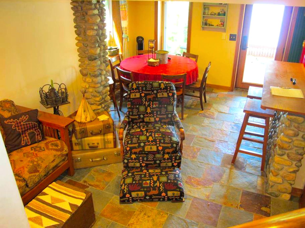 Lovely Stone Cottage Rental with Private Deck near Brighton Recreation Area, Michigan