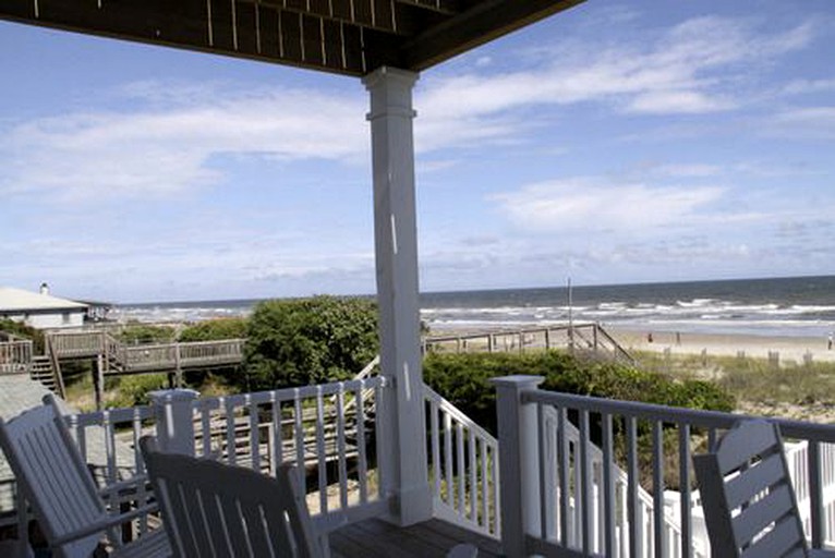 Beach Houses (Holden Beach, North Carolina, United States)