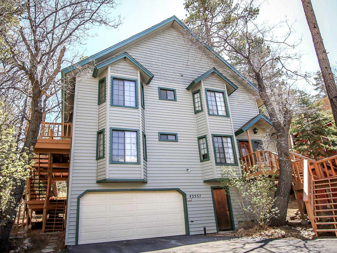 Massive Cabin for Rent with a Wrap-Around Deck in Big Bear Lake, California