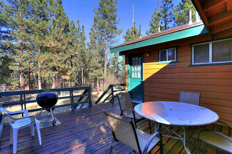 Cabins (Big Bear Lake, California, United States)