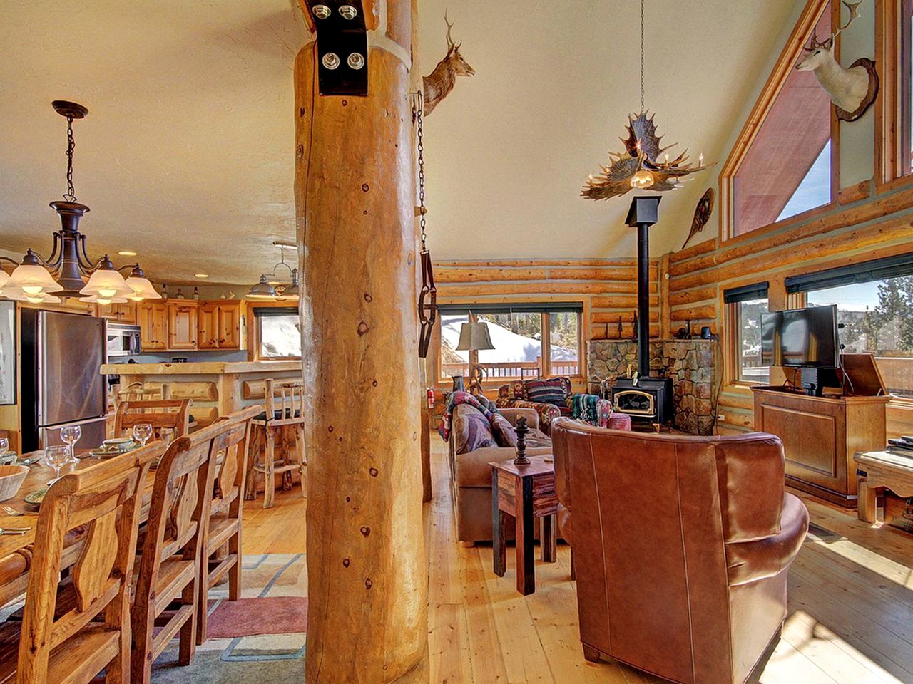 Stunning Ski Cabin with Hot Tub Ideal for Large Groups in Breckenridge, Colorado