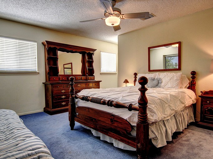 Vacation Rentals (Canyon Lake, Texas, United States)