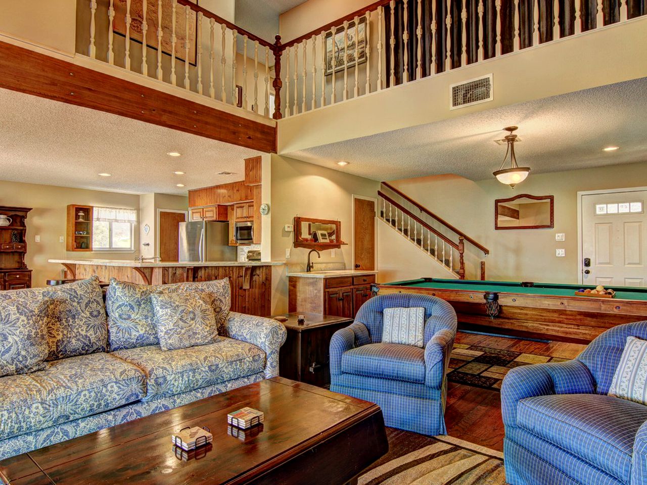 Comfortable Cottage Rental on the Waterfront in Canyon Lake, Texas