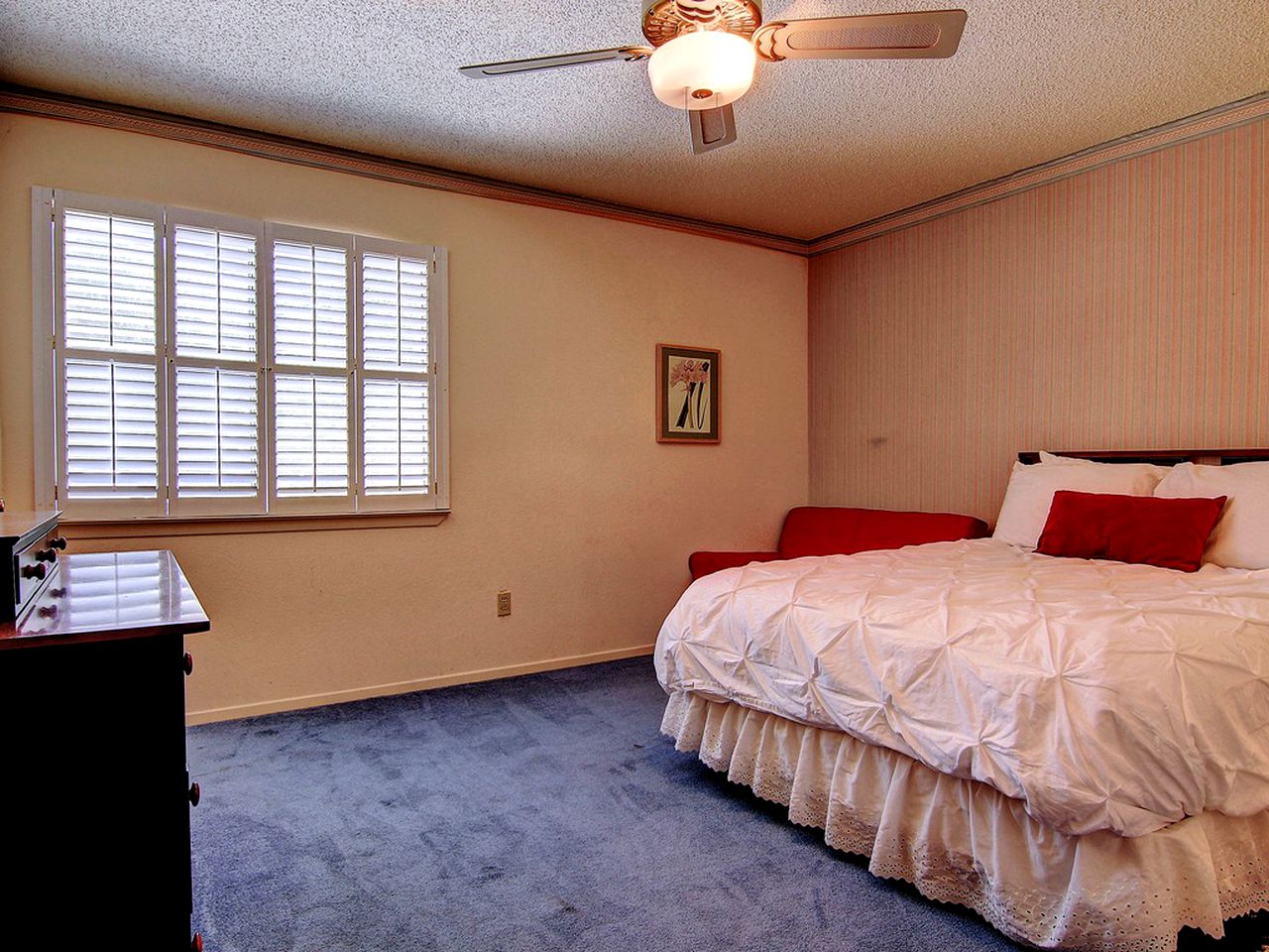 Comfortable Cottage Rental on the Waterfront in Canyon Lake, Texas