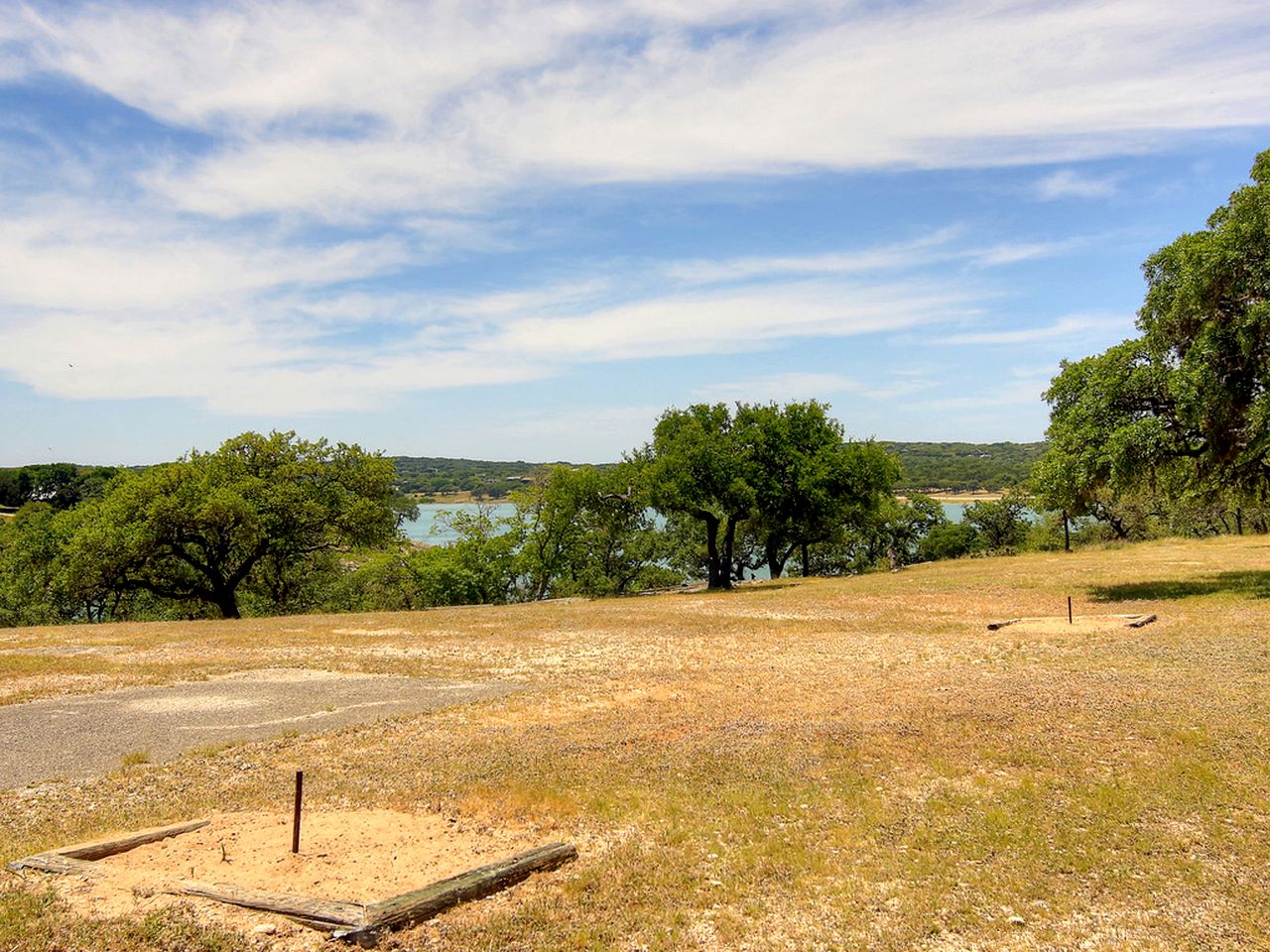 Comfortable Cottage Rental on the Waterfront in Canyon Lake, Texas