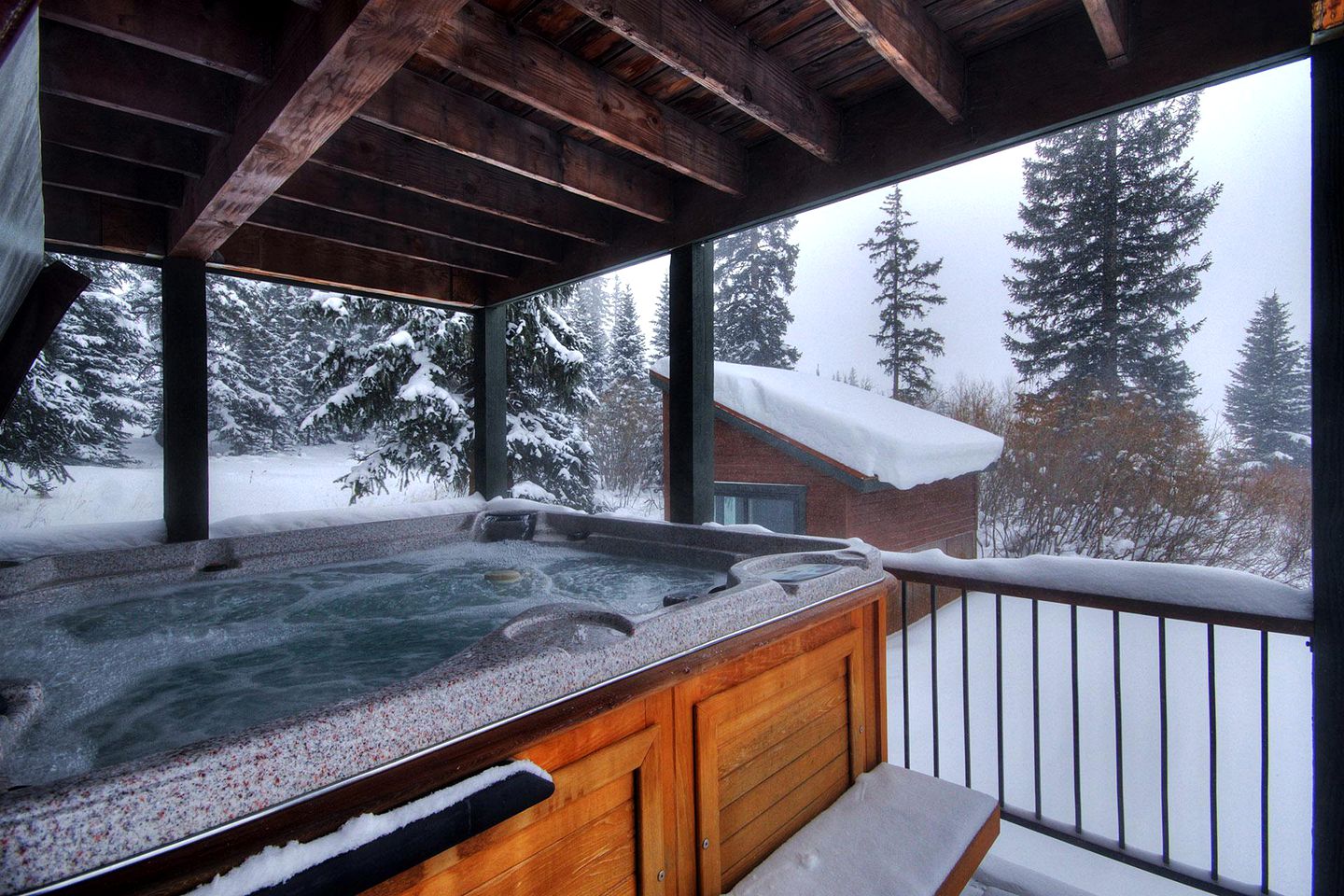 Deluxe Remodeled Cabin with Hot Tub near Breckenridge Ski Resort, Colorado