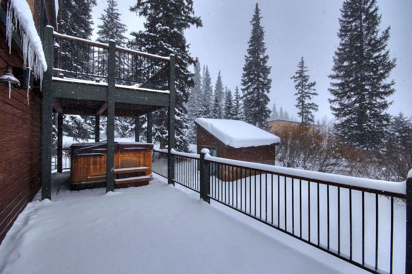 Deluxe Remodeled Cabin with Hot Tub near Breckenridge Ski Resort, Colorado