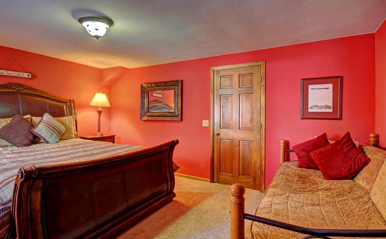 Cabins (Breckenridge, Colorado, United States)