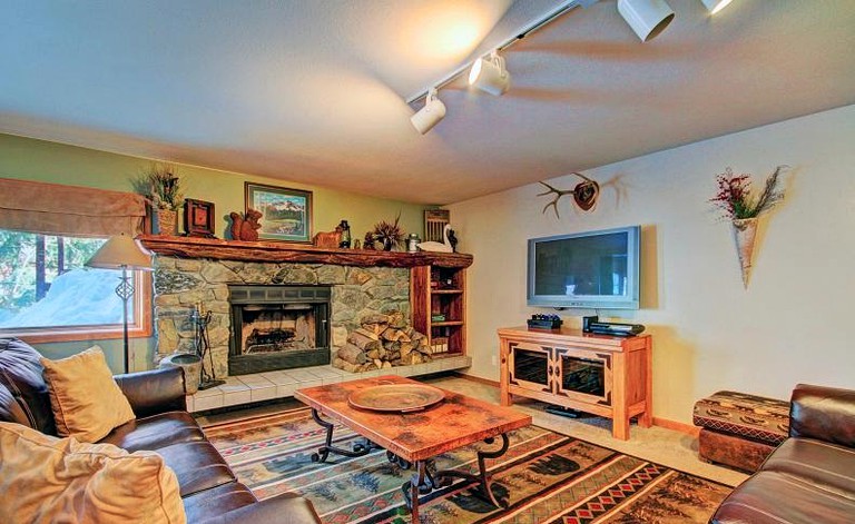Cabins (Breckenridge, Colorado, United States)