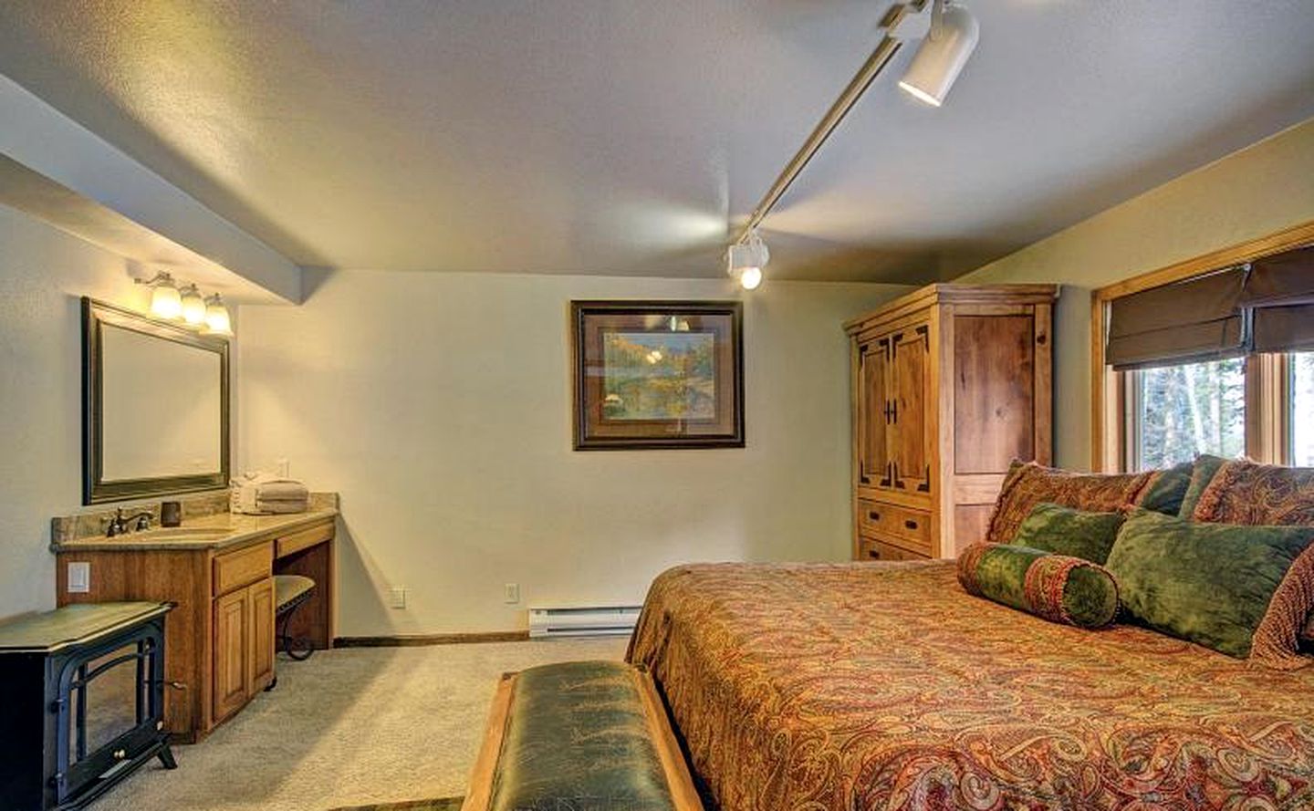 Enormous Cabin Retreat for Large Groups near Breckenridge, Colorado