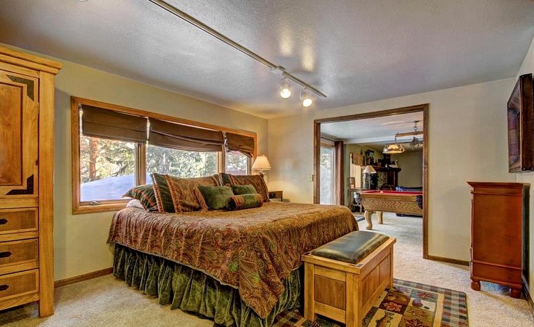 Cabins (Breckenridge, Colorado, United States)