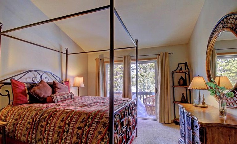 Cabins (Breckenridge, Colorado, United States)