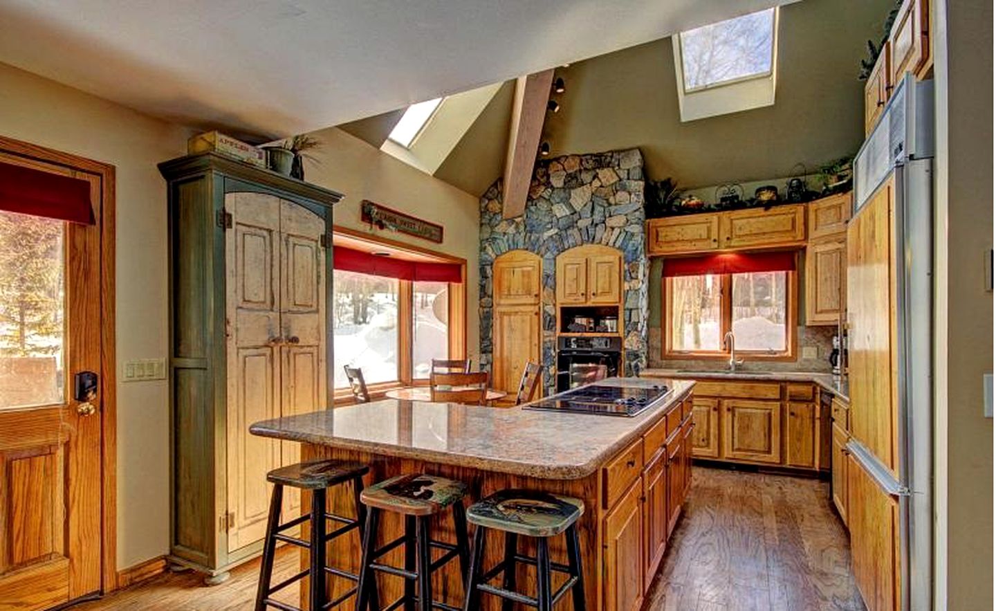 Enormous Cabin Retreat for Large Groups near Breckenridge, Colorado