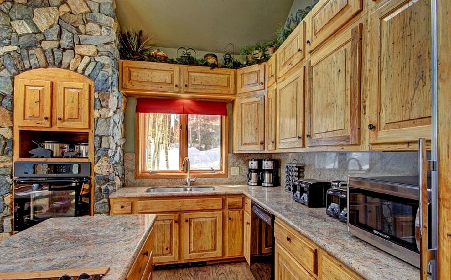 Enormous Cabin Retreat for Large Groups near Breckenridge, Colorado