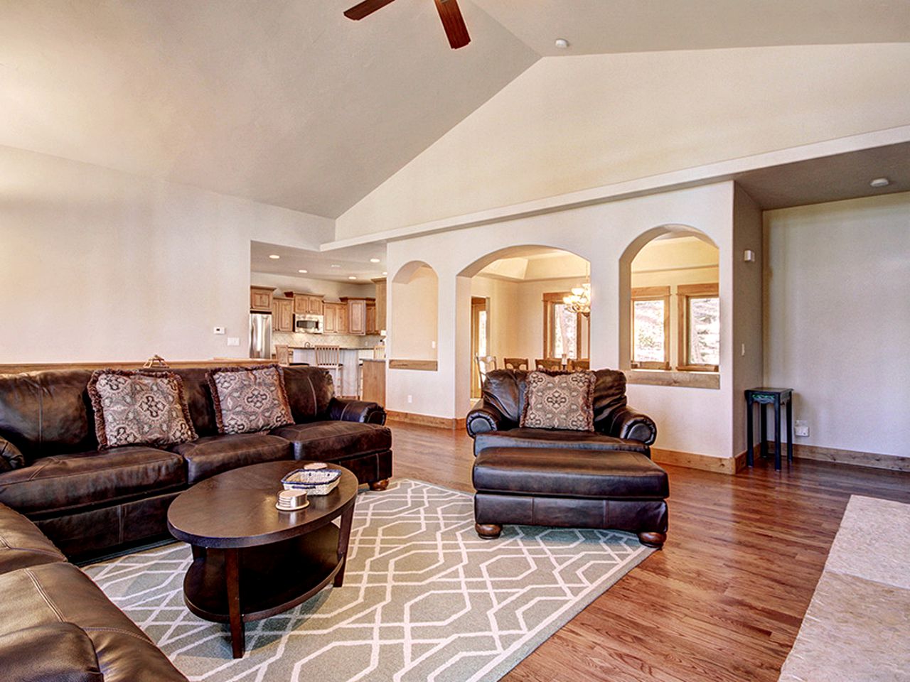 Deluxe Cabin Rental with Cozy Fireplaces near Copper Mountain, Colorado