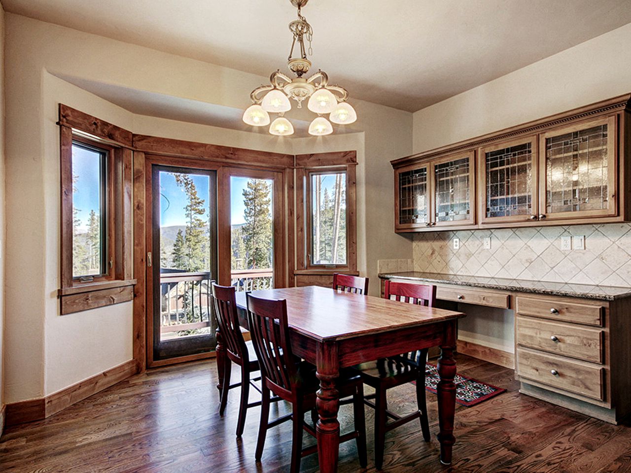Deluxe Cabin Rental with Cozy Fireplaces near Copper Mountain, Colorado