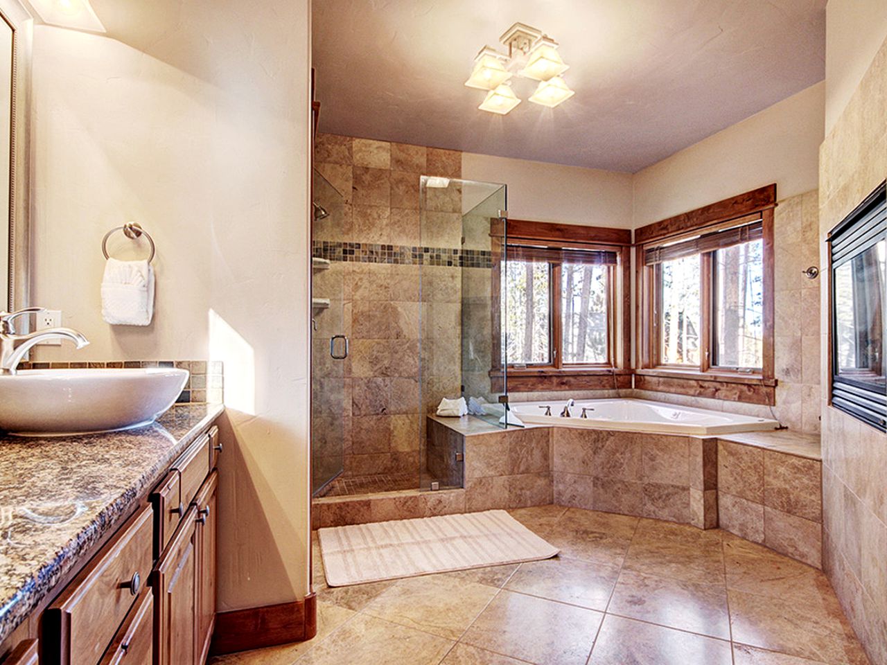 Deluxe Cabin Rental with Cozy Fireplaces near Copper Mountain, Colorado