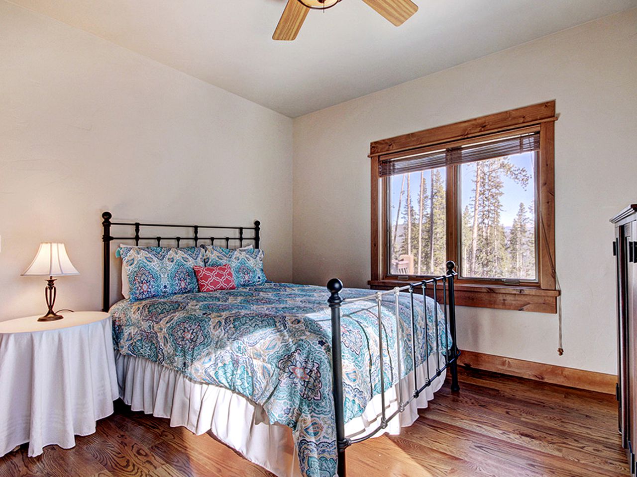 Deluxe Cabin Rental with Cozy Fireplaces near Copper Mountain, Colorado