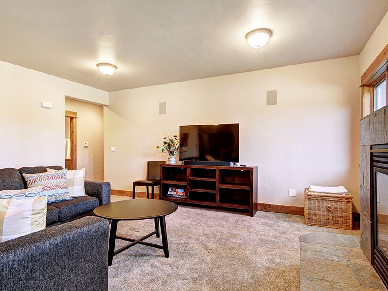 Deluxe Cabin Rental with Cozy Fireplaces near Copper Mountain, Colorado