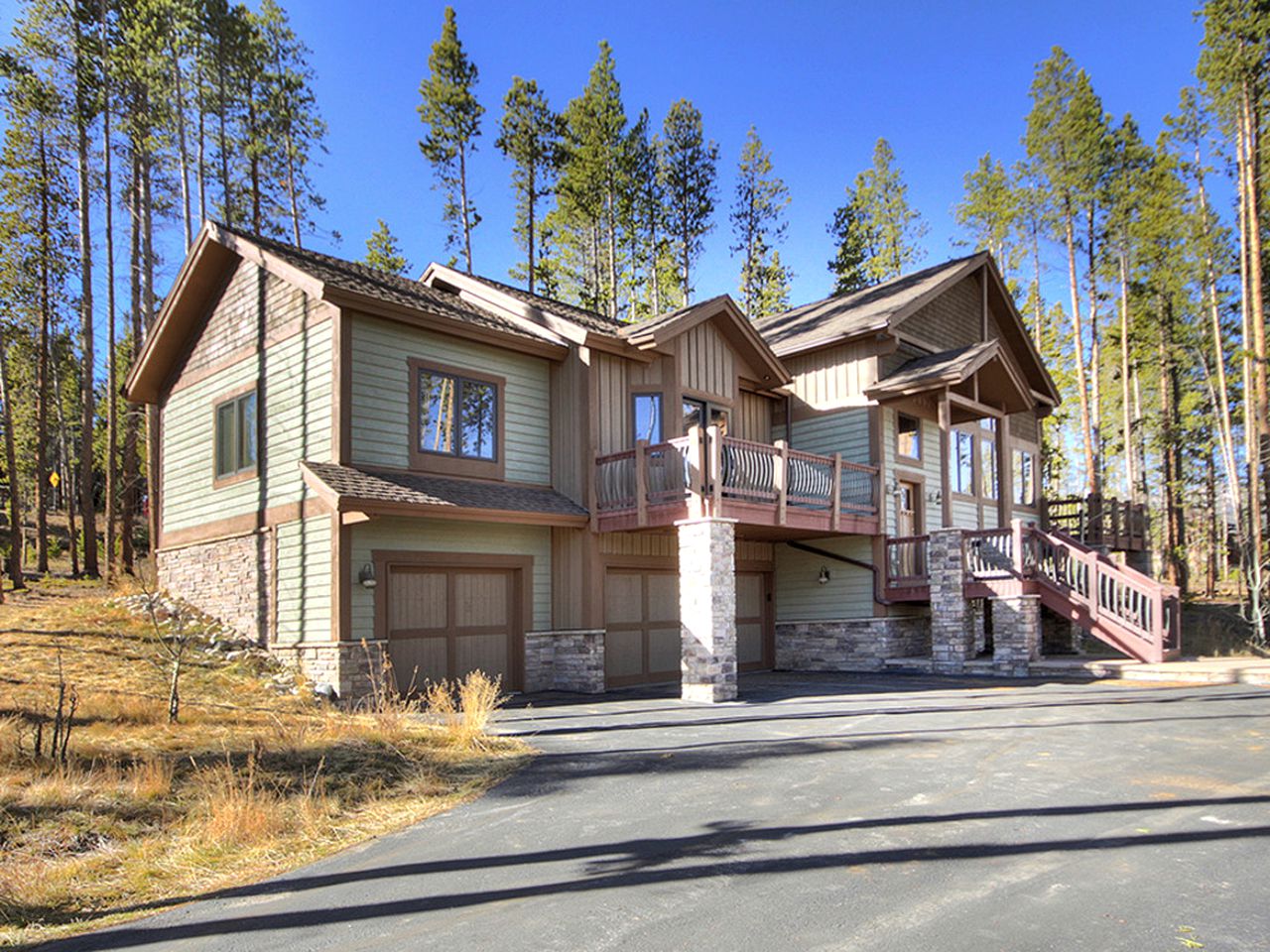 Deluxe Cabin Rental with Cozy Fireplaces near Copper Mountain, Colorado