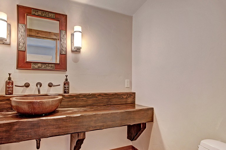 Cabins (Copper Mountain, Colorado, United States)