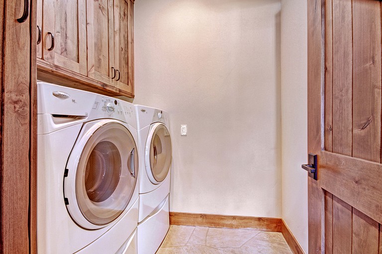 Cabins (Copper Mountain, Colorado, United States)