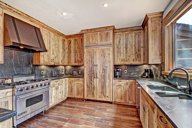 Cabins (Copper Mountain, Colorado, United States)