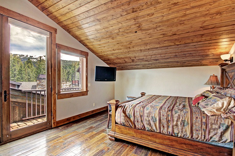 Cabins (Copper Mountain, Colorado, United States)