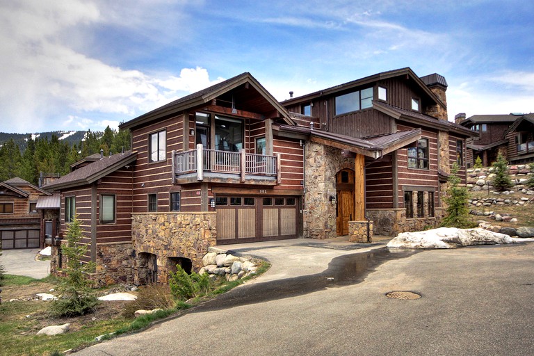 Cabins (Copper Mountain, Colorado, United States)