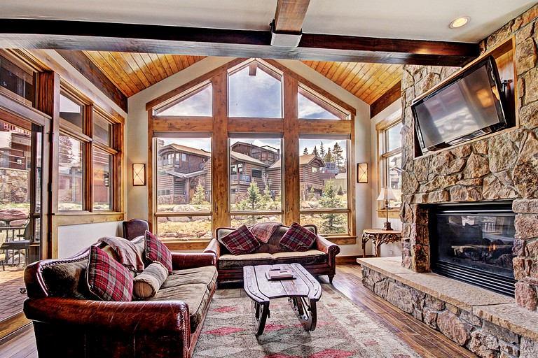 Cabins (Copper Mountain, Colorado, United States)