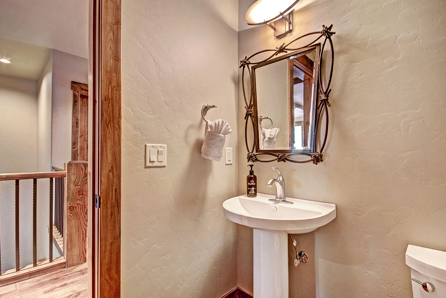 Deluxe Winter Getaway with Hot Tub in Copper Mountain, Colorado