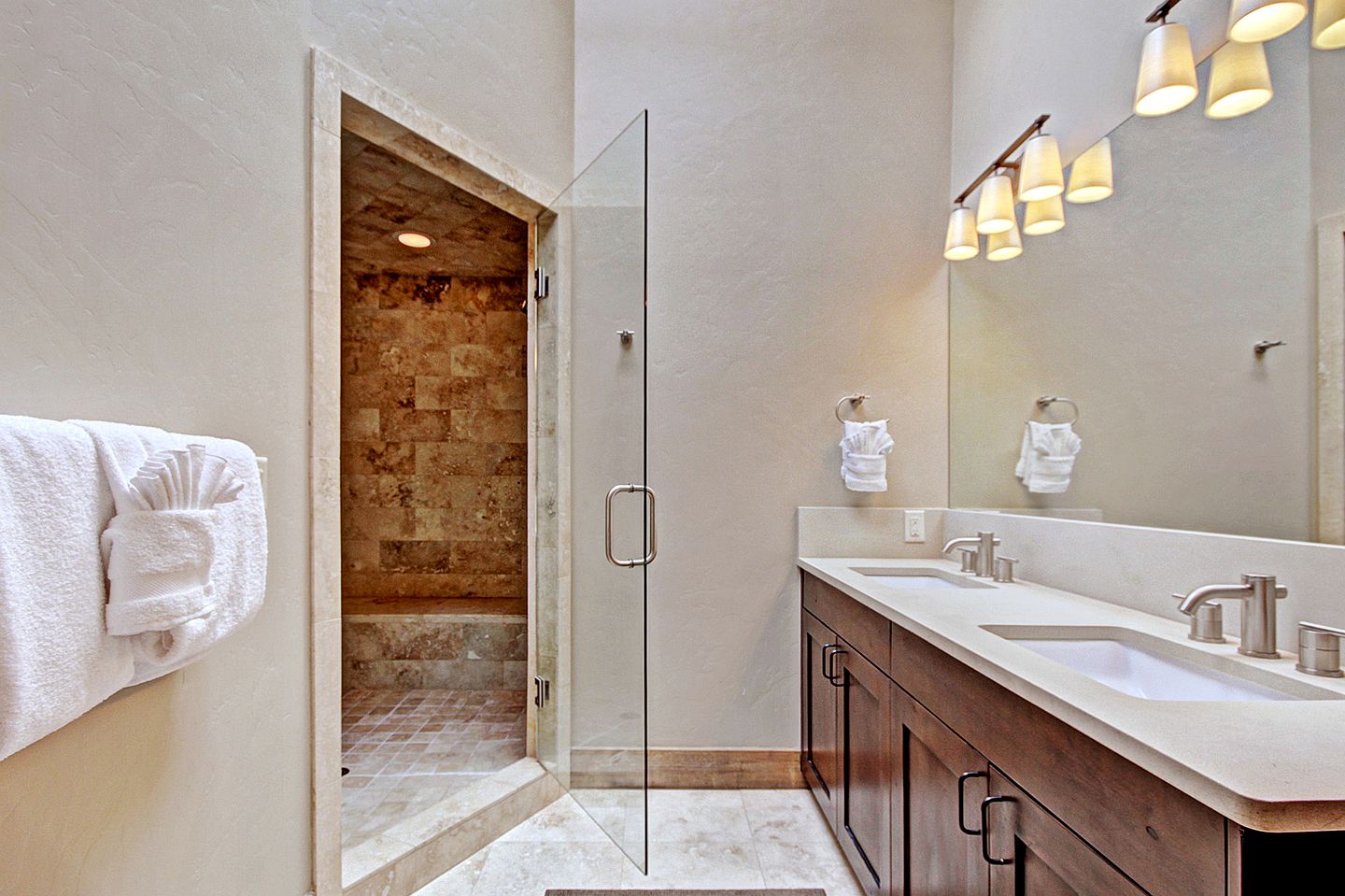 Deluxe Winter Getaway with Hot Tub in Copper Mountain, Colorado