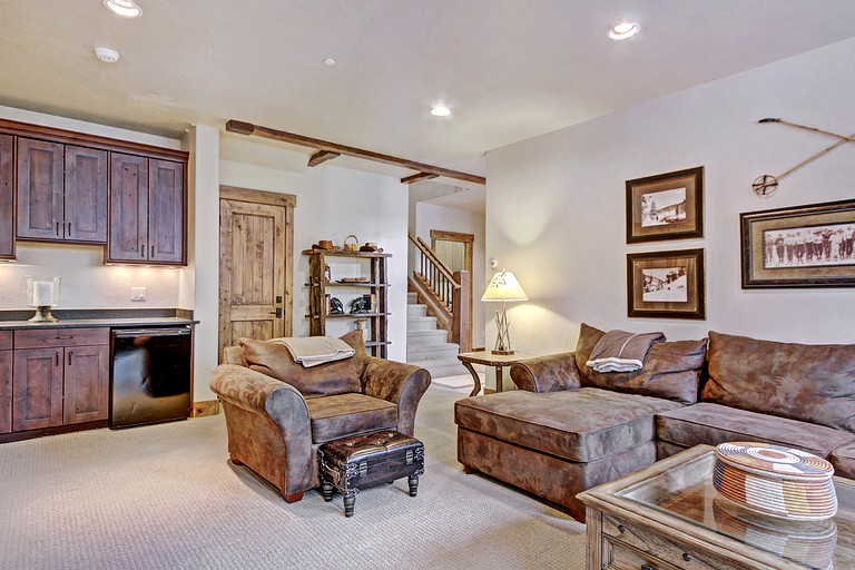 Cabins (Copper Mountain, Colorado, United States)