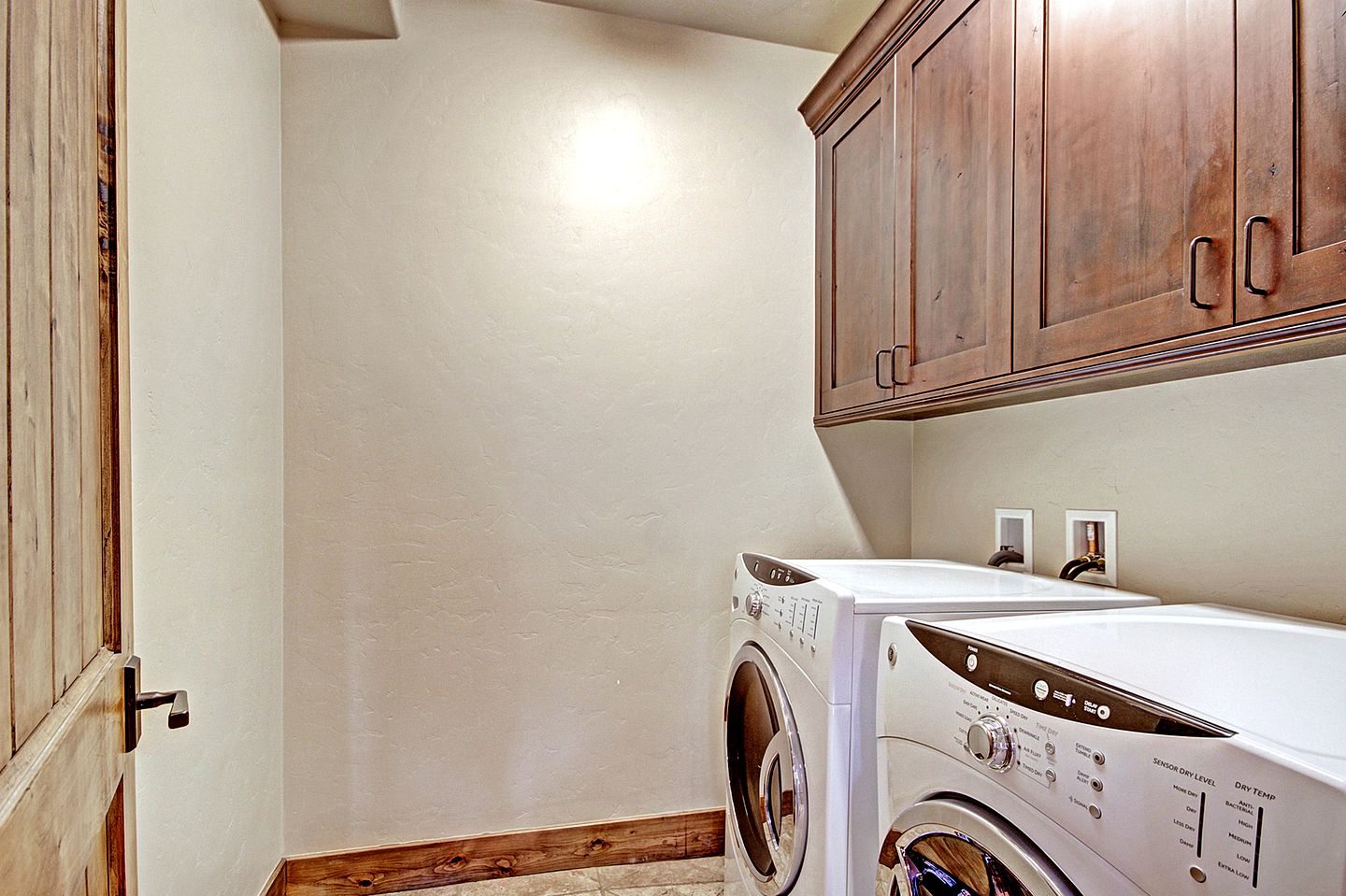 Deluxe Winter Getaway with Hot Tub in Copper Mountain, Colorado