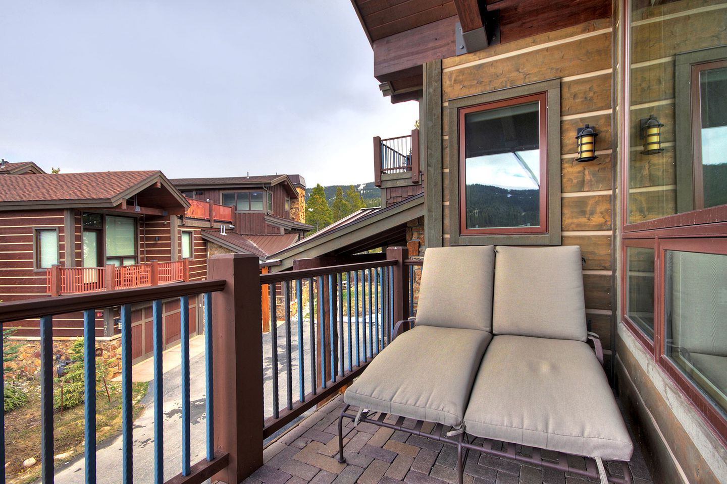 Deluxe Winter Getaway with Hot Tub in Copper Mountain, Colorado