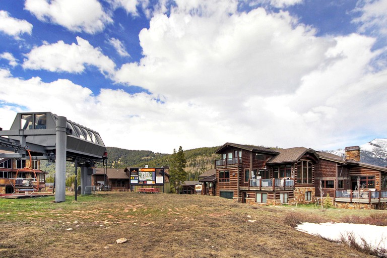 Cabins (Copper Mountain, Colorado, United States)