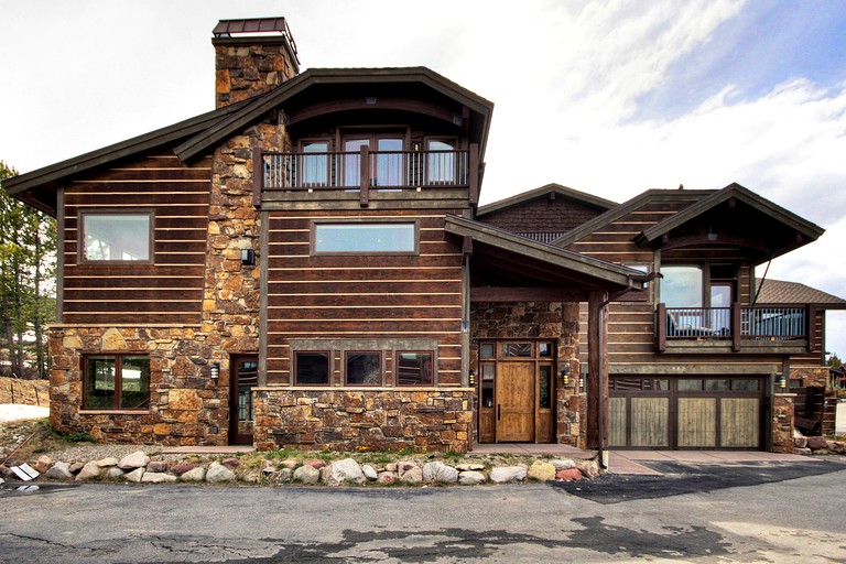 Cabins (Copper Mountain, Colorado, United States)