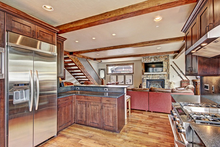 Cabins (Copper Mountain, Colorado, United States)