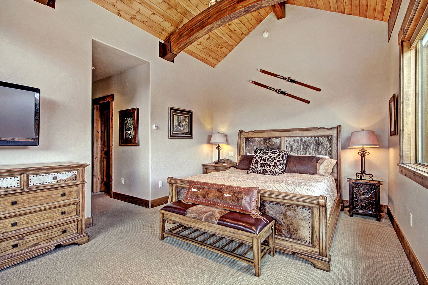 Deluxe Winter Getaway with Hot Tub in Copper Mountain, Colorado