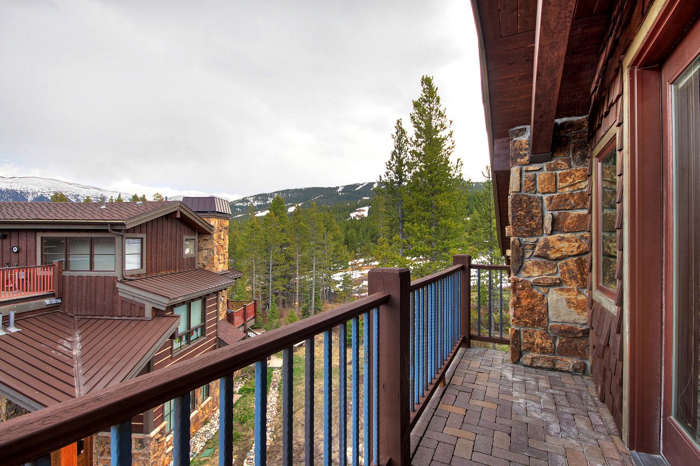 Deluxe Winter Getaway with Hot Tub in Copper Mountain, Colorado