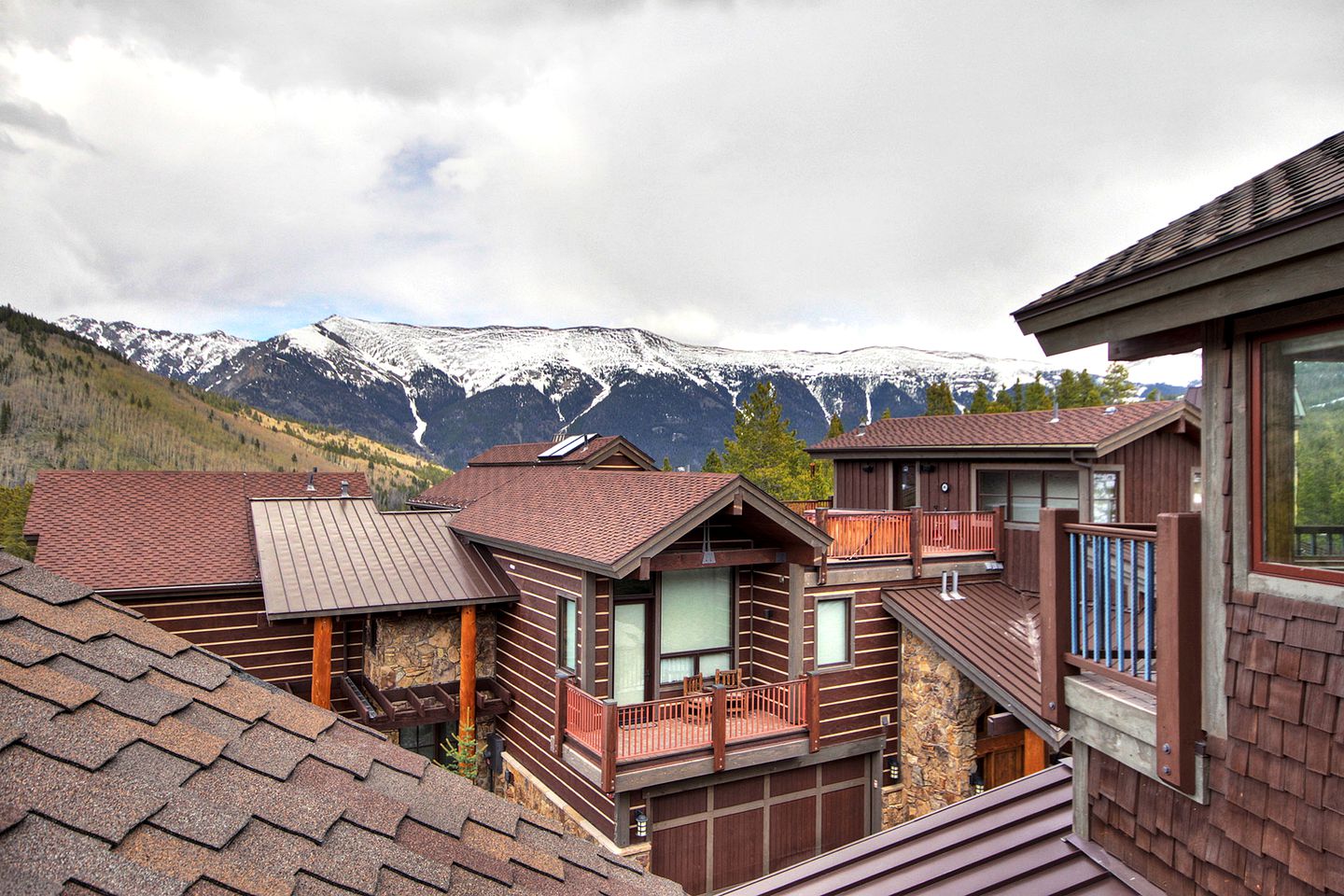 Deluxe Winter Getaway with Hot Tub in Copper Mountain, Colorado