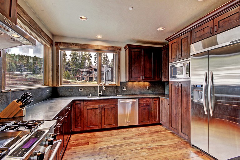 Cabins (Copper Mountain, Colorado, United States)