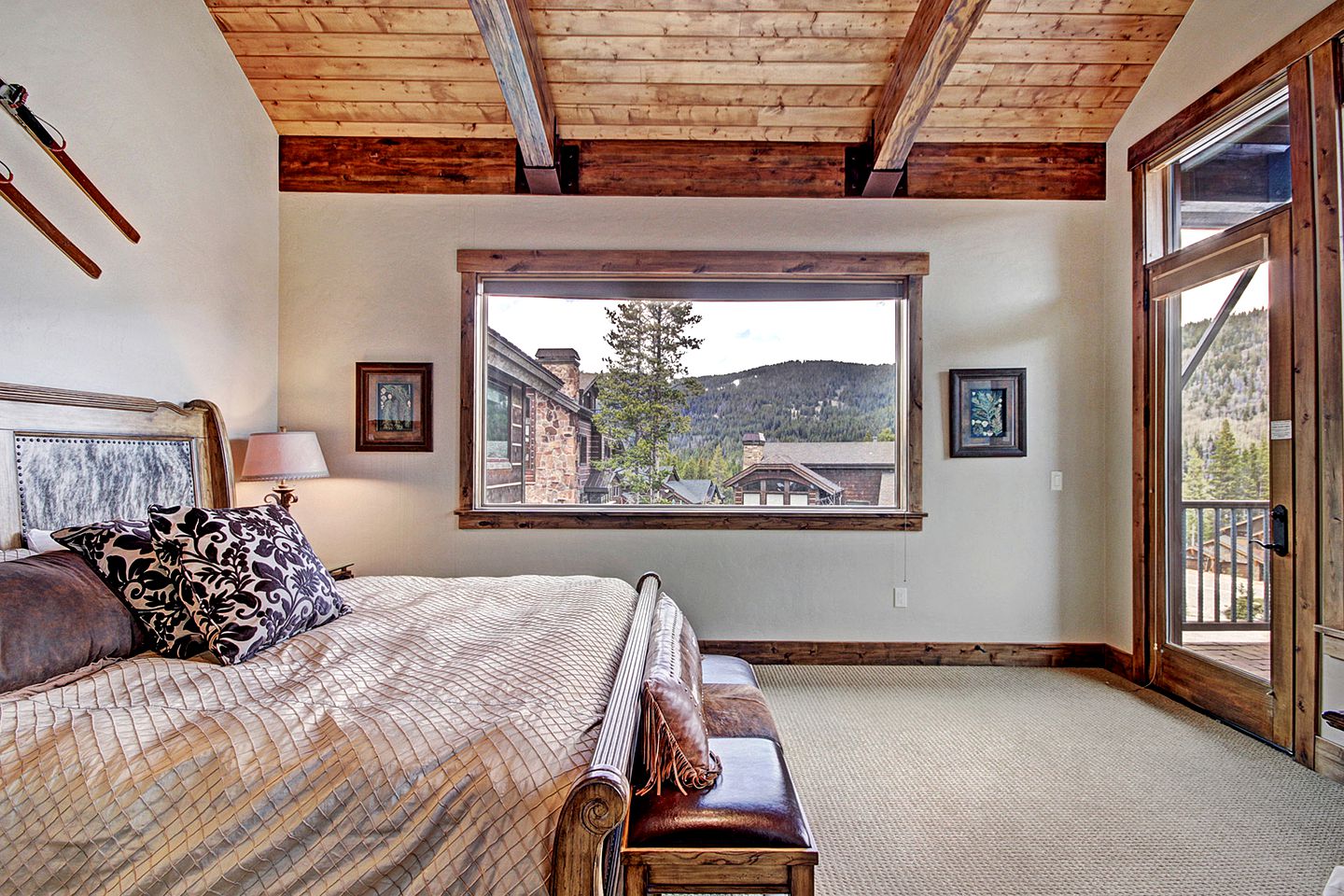 Deluxe Winter Getaway with Hot Tub in Copper Mountain, Colorado