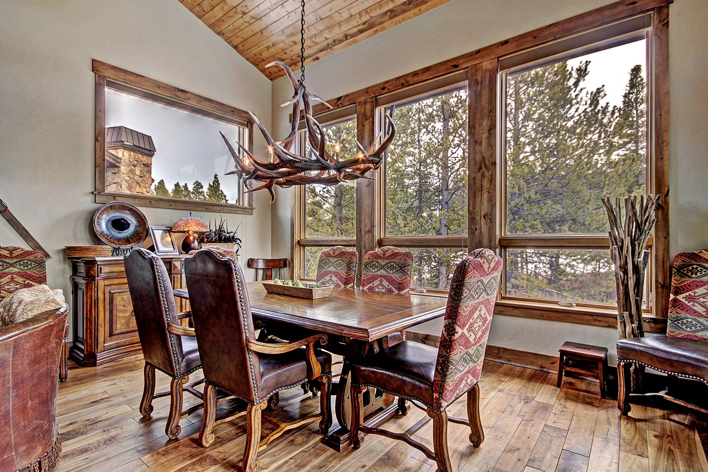 Deluxe Winter Getaway with Hot Tub in Copper Mountain, Colorado