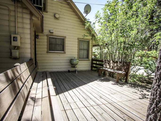 Cabins (Big Bear Lake, California, United States)