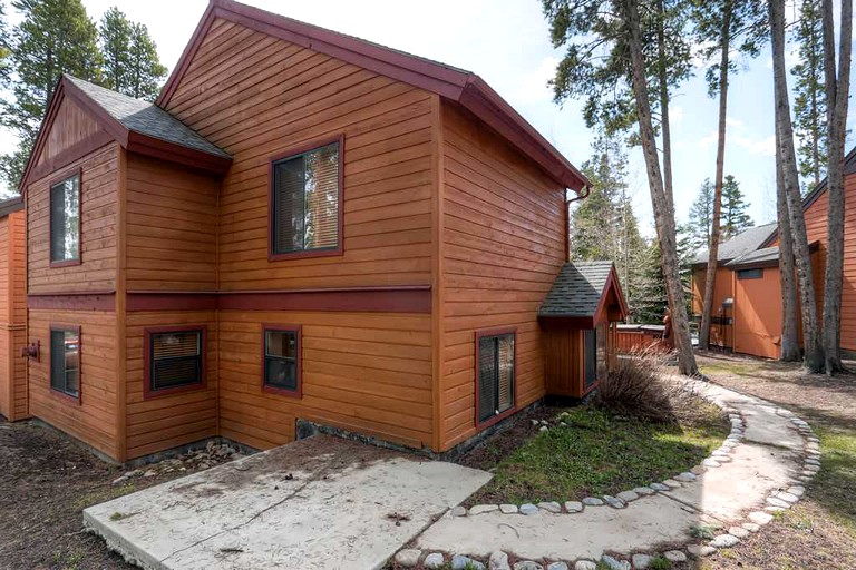 Cabins (Breckenridge, Colorado, United States)