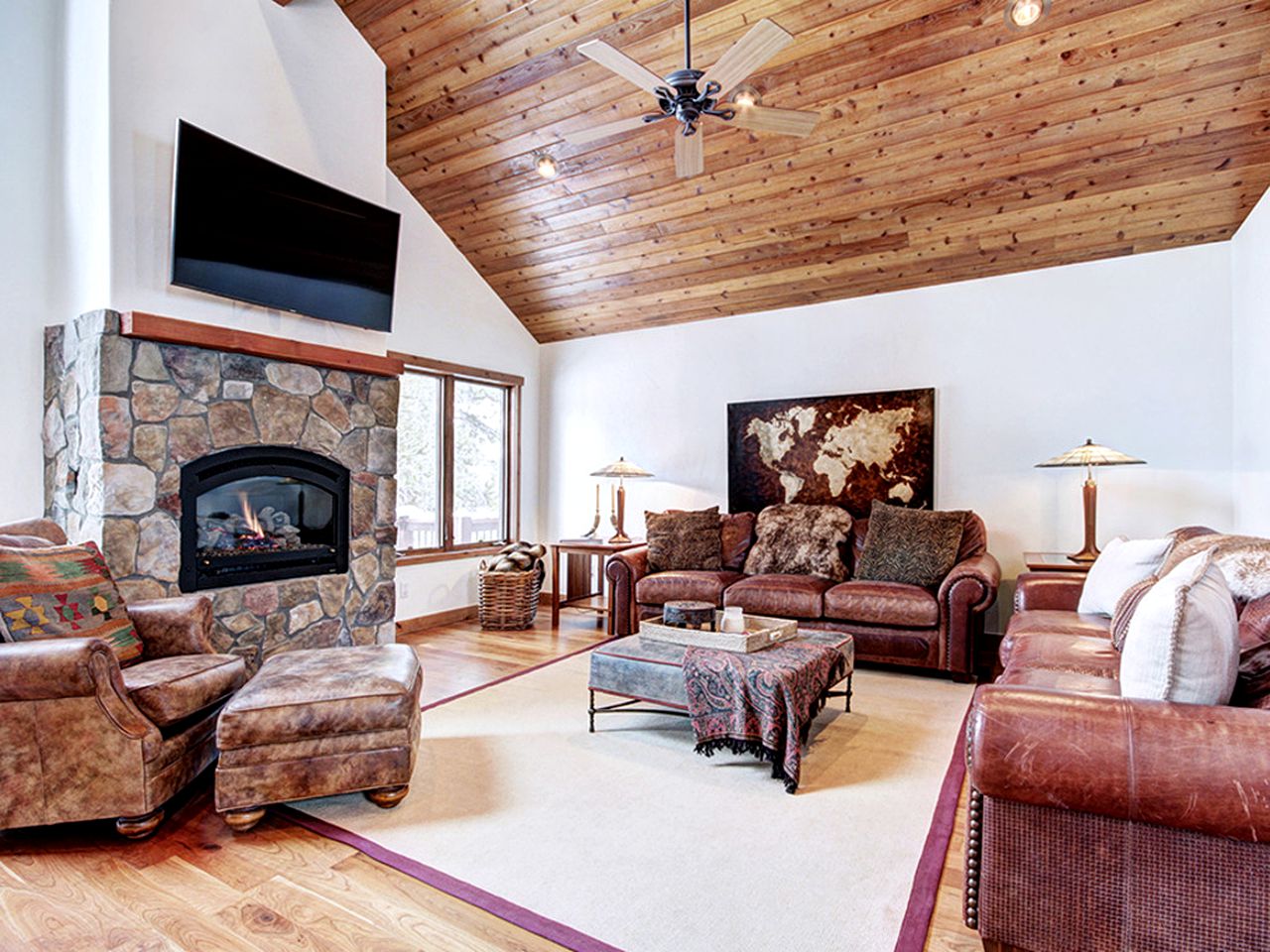 Pet-Friendly Cabin with Hot Tub near Keystone, Colorado