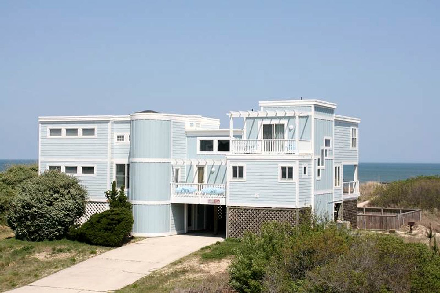 Charming Vacation Rental in Corolla, North Carolina